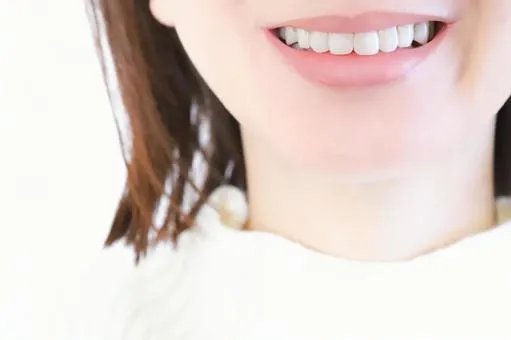 5b8de53355293e8a0cd51e4c09a1268b_t 歯がきれいな女性