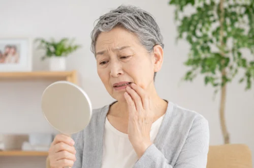 沖縄で入れ歯治療を検討している患者様