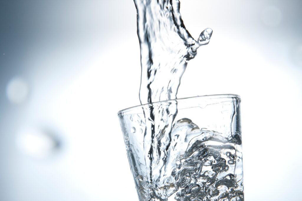 口腔内の湿度を保つための水分補給